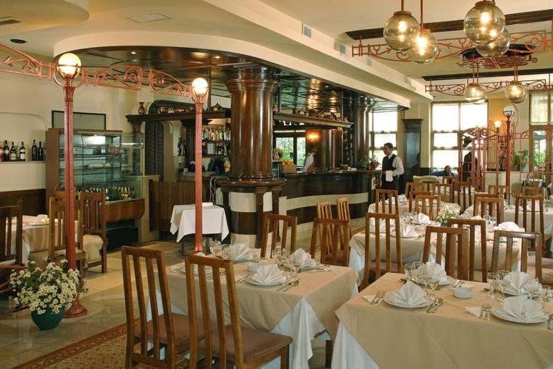 Hotel Irisa Bucureşti Ngoại thất bức ảnh